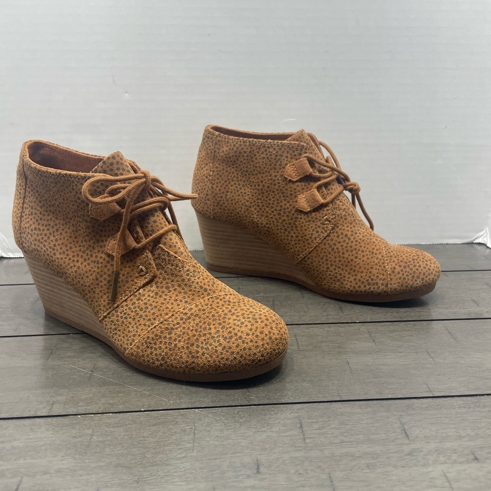 Toms New Women’s Size 8.5. Shoes Kala Wedge Bootie Ortholite Mini Cheetah Suede